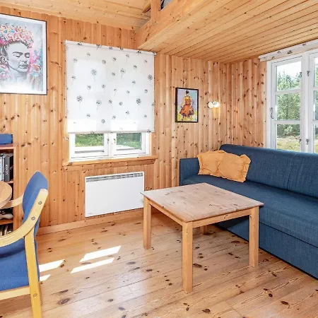 6 Person In Fur-by Traum *