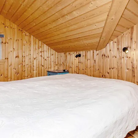 6 Person In Fur-by Traum * Fur