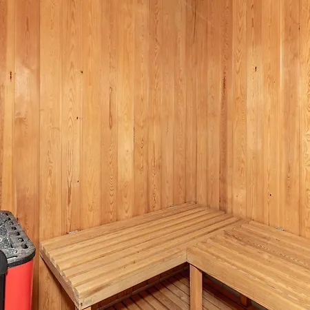 6 Person In Fur-by Traum * Fur